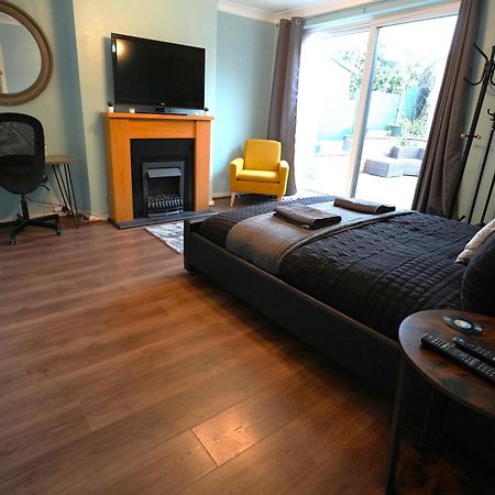 Detached Homestay - Super, King & Double Rooms - Leyland, Preston, Chorley, Lancashire Dış mekan fotoğraf