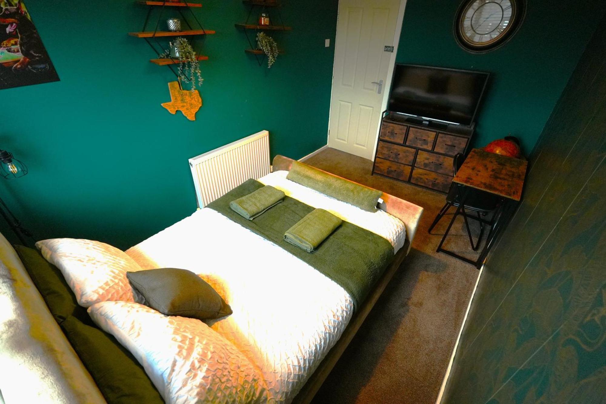 Detached Homestay - Super, King & Double Rooms - Leyland, Preston, Chorley, Lancashire Dış mekan fotoğraf