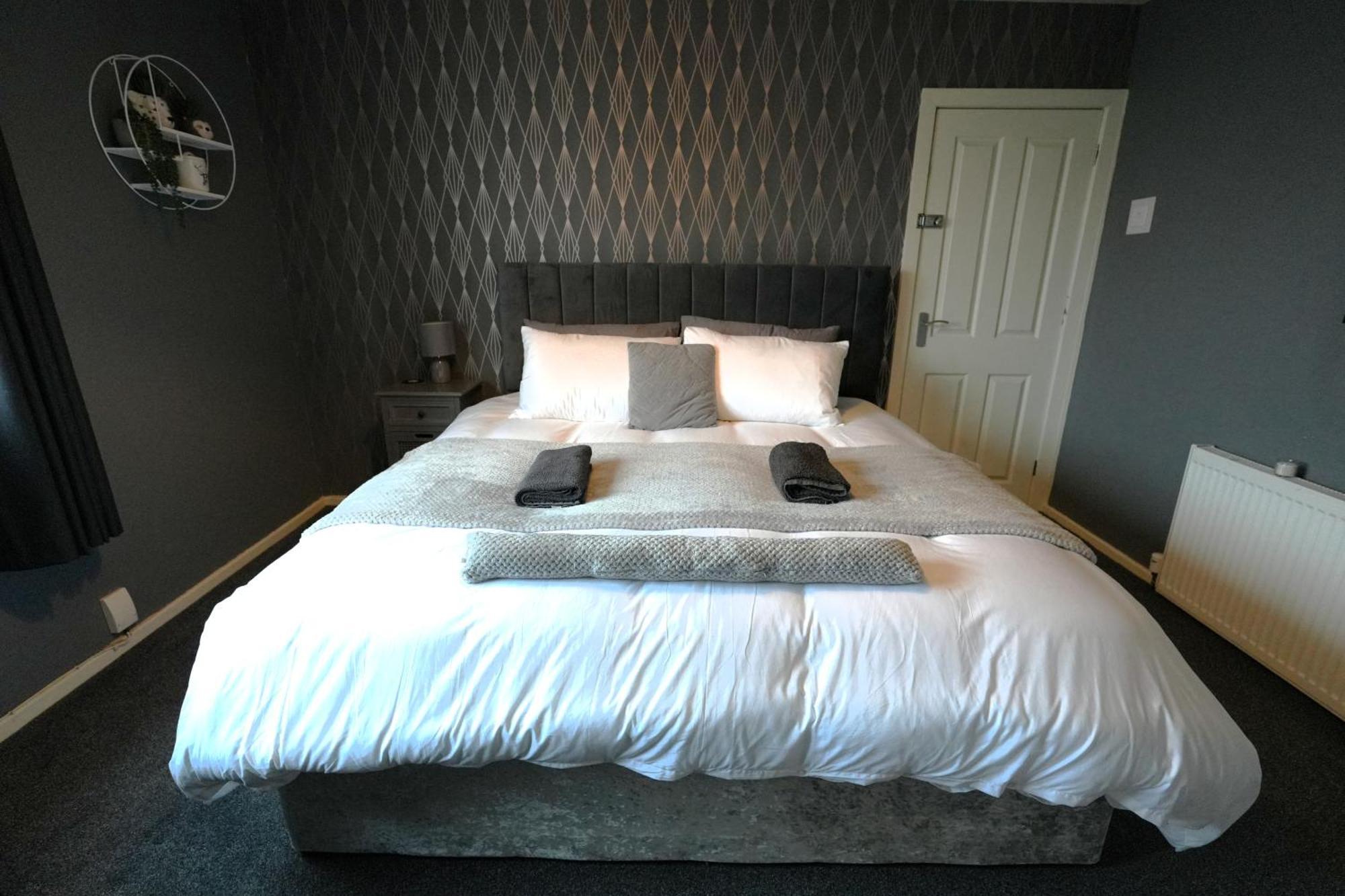 Detached Homestay - Super, King & Double Rooms - Leyland, Preston, Chorley, Lancashire Dış mekan fotoğraf