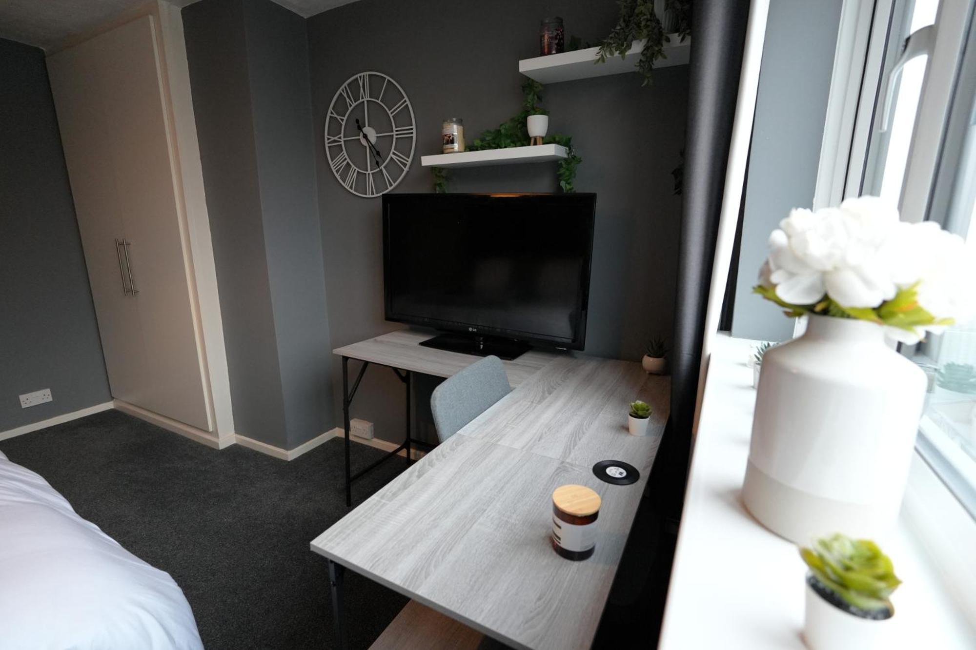 Detached Homestay - Super, King & Double Rooms - Leyland, Preston, Chorley, Lancashire Dış mekan fotoğraf