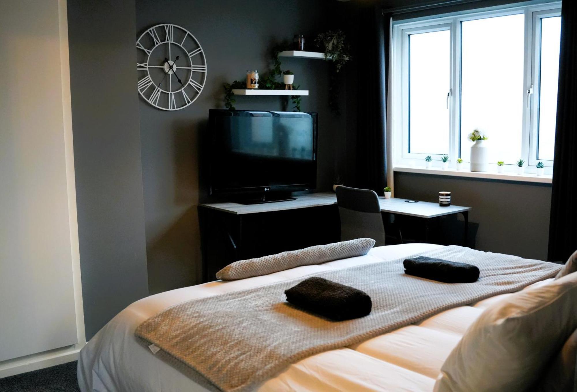 Detached Homestay - Super, King & Double Rooms - Leyland, Preston, Chorley, Lancashire Dış mekan fotoğraf