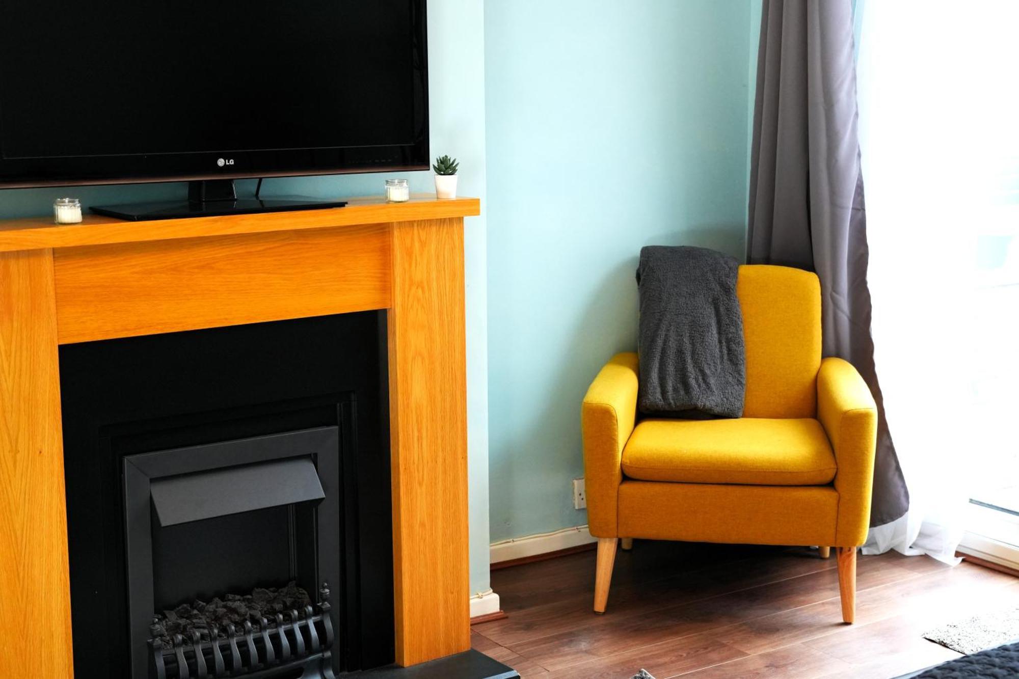 Detached Homestay - Super, King & Double Rooms - Leyland, Preston, Chorley, Lancashire Dış mekan fotoğraf