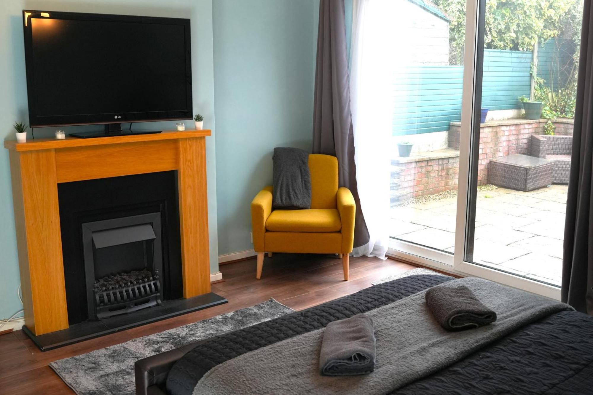 Detached Homestay - Super, King & Double Rooms - Leyland, Preston, Chorley, Lancashire Dış mekan fotoğraf